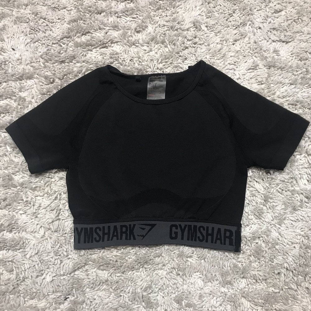 SOLD. ❤️Gymshark flex crop top